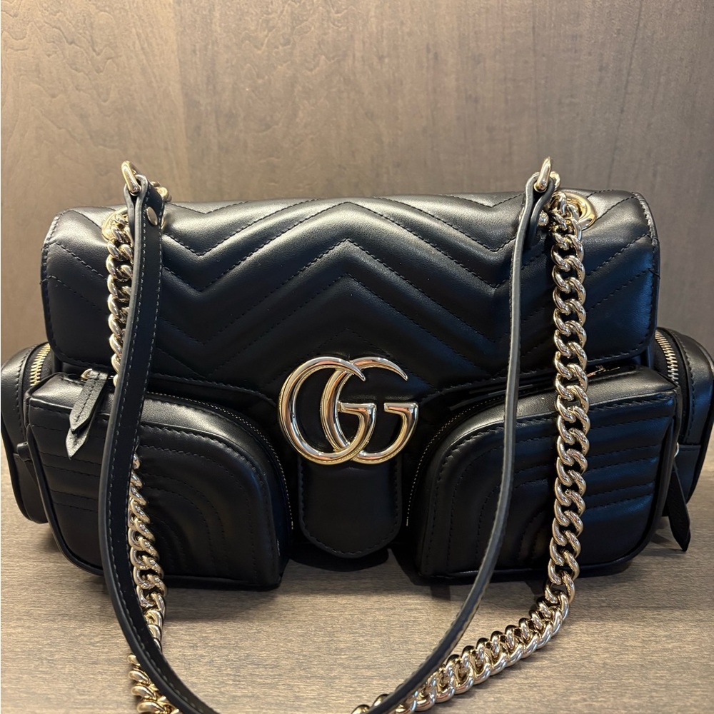 Brand new 
Gucci GG Marmont Small Pocket Detailed Shoulder Bag